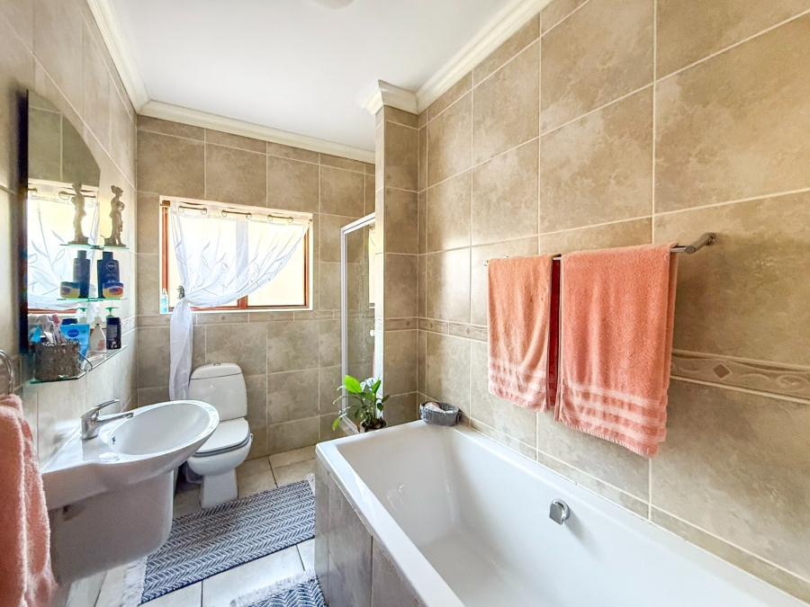 4 Bedroom Property for Sale in Xanadu Eco Park North West